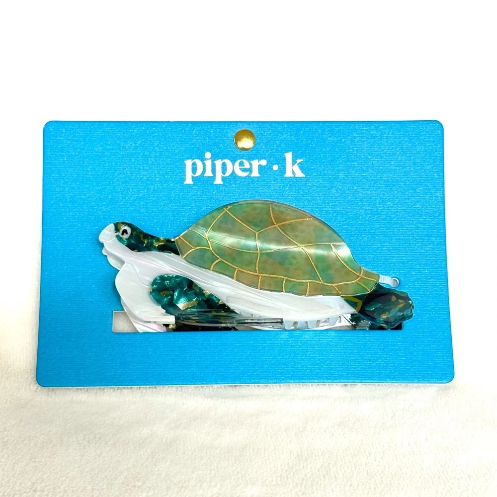 Viral Piper K Green Sea Turtle Hair Claw Clip